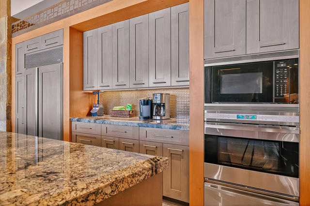 9 Rockcrest, Rancho Mirage CA: https://media.crmls.org/mediaz/b2119740-fdb2-43c5-9a70-0febe67909fe.jpg