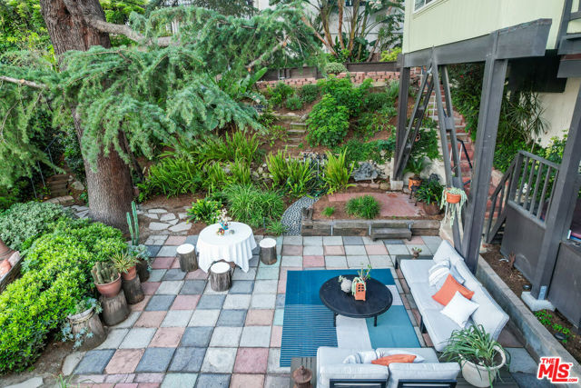 2020 Redcliff Street, Los Angeles CA: https://media.crmls.org/mediaz/b2121931-3c5f-4ffa-9613-b0d100f2ed71.jpg