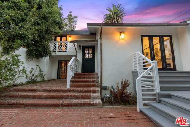 10517 Cheviot Drive, Los Angeles CA: https://media.crmls.org/mediaz/b2126f29-e721-4fc4-b4ae-1f7cb2470207.jpg