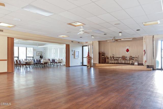 142 Poinsettia Gardens Drive, Ventura CA: https://media.crmls.org/mediaz/b212ac57-7480-4247-816a-9fe1fdadc8c8.jpg