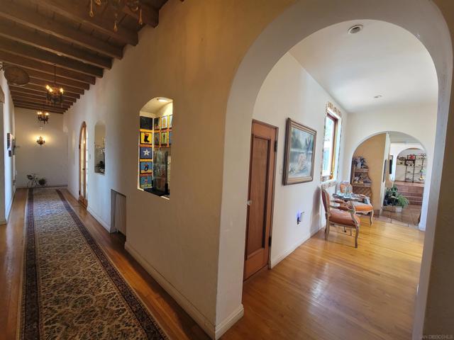 3928 La Cresta Way, Bonita CA: https://media.crmls.org/mediaz/b212c348-a431-440d-a662-2ac8b95c4e0b.jpg