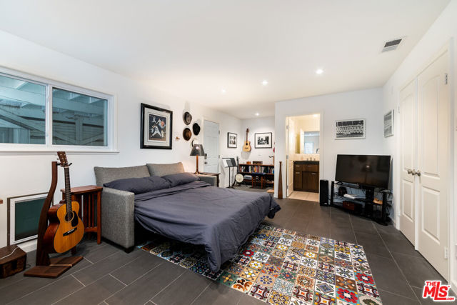 8328 Kirkwood Drive, Los Angeles CA: https://media.crmls.org/mediaz/b2131001-060e-41dc-bba9-2a3a2436298a.jpg