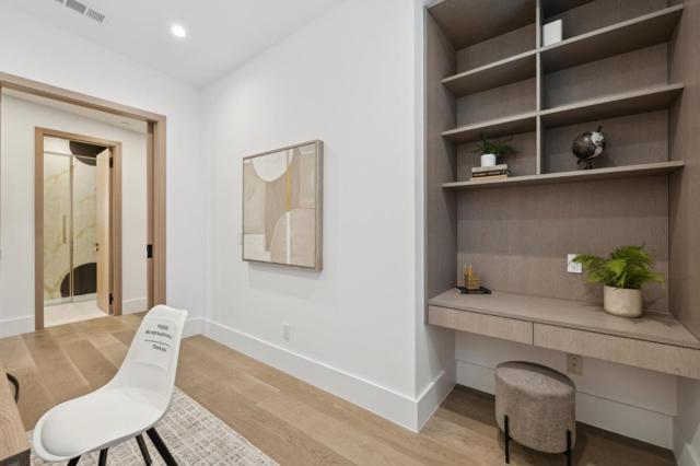 399 Camino Al Lago, Menlo Park CA: https://media.crmls.org/mediaz/b213a089-7c2a-4e98-a9ff-459f7b10ec1a.jpg