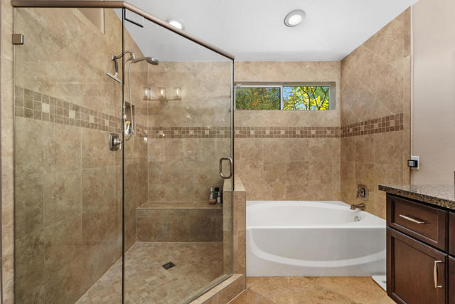 58 Sutton Place E, Palm Desert, CA 92211