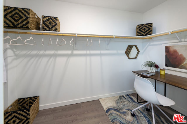 2929 pennsylvania Avenue, Santa Monica CA: https://media.crmls.org/mediaz/b21415a0-8e85-4c21-8c68-74d15815fed2.jpg