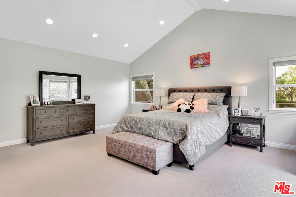 3733 Willowcrest AvenueStudio City img 46