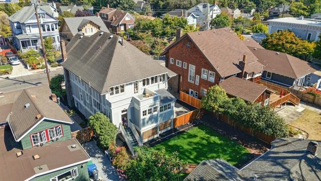 1247 Sherman, Alameda CA: https://media.crmls.org/mediaz/b214de91-2a48-4352-8d64-2d4e0d8bbd88.jpg