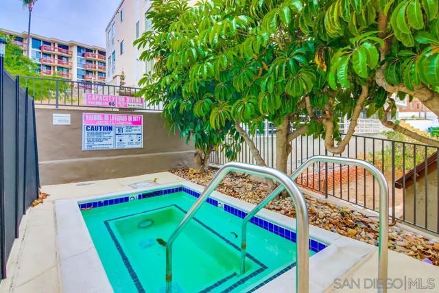 2445 Brant St, San Diego CA: https://media.crmls.org/mediaz/b215017e-ad5a-40fd-a592-91b301cd3950.jpg