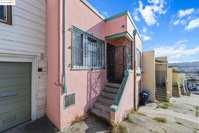 41 Apollo St, San Francisco CA: https://media.crmls.org/mediaz/b21523ff-3af4-4f65-8d50-509348d508eb.jpg