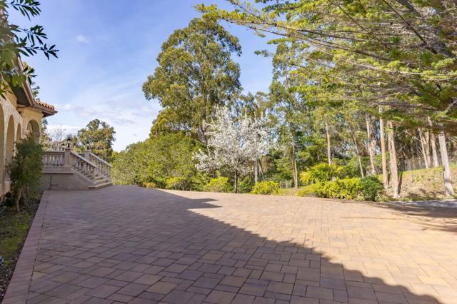 1035 Macadamia Drive, Hillsborough CA: https://media.crmls.org/mediaz/b215341b-2491-4d14-8999-854417e14c7c.jpg
