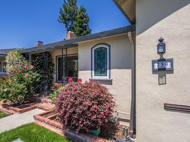 739 Quartz Street, Redwood City CA: https://media.crmls.org/mediaz/b215d17d-b015-4254-a385-024730e3a7d5.jpg