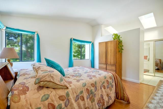 904 Robinwood Drive, Oceanside CA: https://media.crmls.org/mediaz/b215f602-1a3b-4c02-8eed-3b3d9d81fb3a.jpg