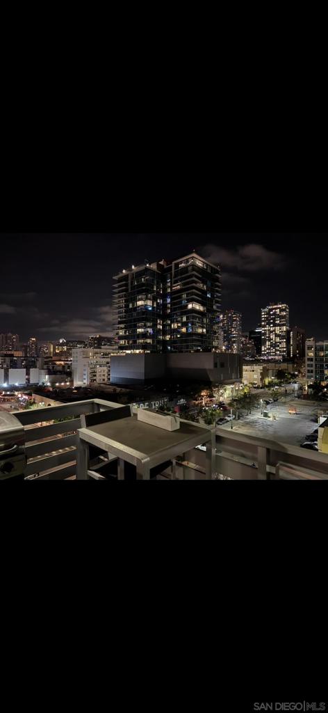 https://media.crmls.org/mediaz/b2160138-9681-4424-a306-d93806bf42d1.jpg?preset=X-Large