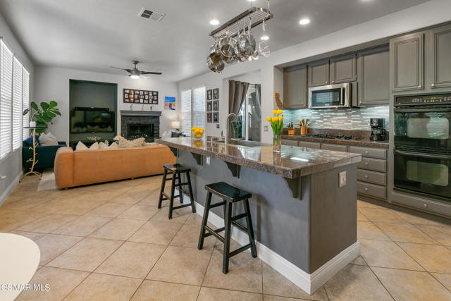 477 Parkview Court, Simi Valley CA: https://media.crmls.org/mediaz/b2166ae3-f6a9-441d-ae03-131432a733bf.jpg