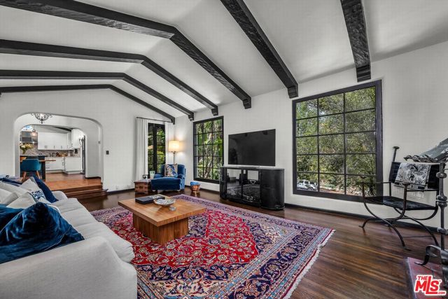 1423 Warnall Avenue, Los Angeles CA: https://media.crmls.org/mediaz/b216918f-6851-42d9-8706-cc310225fa51.jpg