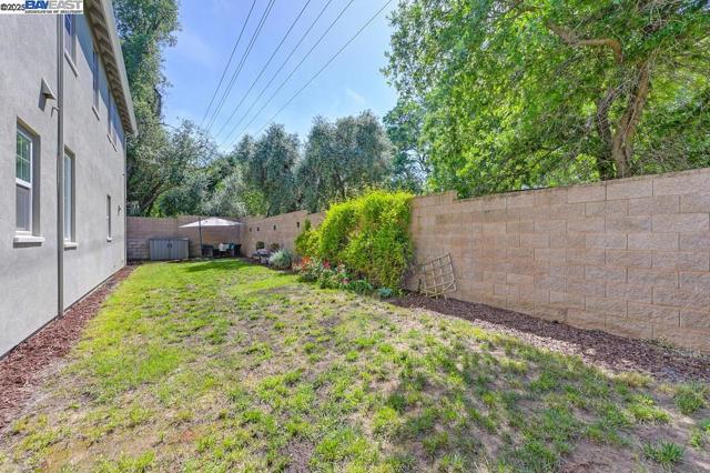 7544 Twin Bridges Ln, Citrus Heights CA: https://media.crmls.org/mediaz/b216a064-9b63-4f0a-95a5-566e0a6128fd.jpg