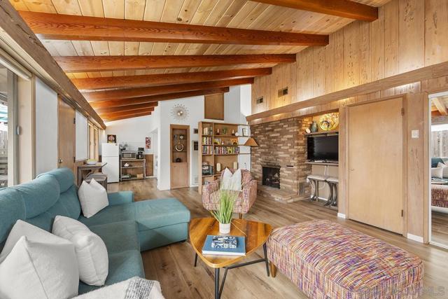 4316 Haines St, San Diego CA: https://media.crmls.org/mediaz/b216ab8e-70b9-4e2c-bf9d-5b3fdd85a51e.jpg