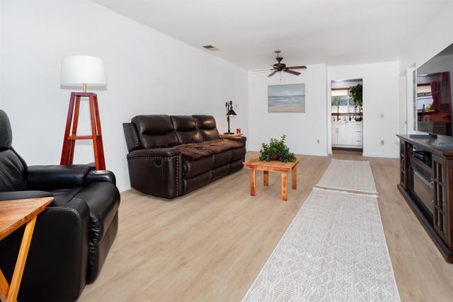 4813 Rising Glen, Oceanside CA: https://media.crmls.org/mediaz/b21729dd-8d58-4630-a504-34069d5dd2db.jpg
