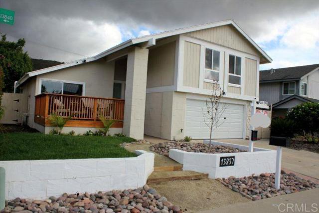 13837 Paseo Cardiel, San Diego CA: https://media.crmls.org/mediaz/b218c5f2-85ee-4e23-8558-2ba45f2027ee.jpg