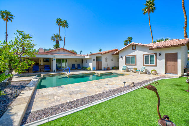 39060 Kilimanjaro Court, Palm Desert CA: https://media.crmls.org/mediaz/b218e45f-4ff1-4214-a7b3-2e418968d122.jpg