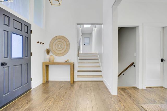 382 Castello Rd, Lafayette CA: https://media.crmls.org/mediaz/b218f055-e657-461b-9fbc-3a728a341cdf.jpg