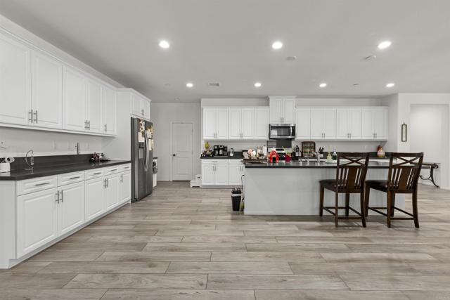 Detail Gallery Image 8 of 28 For 34885 Heartland Ln, Murrieta,  CA 92563 - 4 Beds | 3 Baths