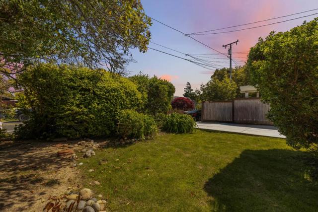 399 13th Avenue, Santa Cruz CA: https://media.crmls.org/mediaz/b21a5d99-7bb7-4d92-90bb-d2de9fb64e17.jpg
