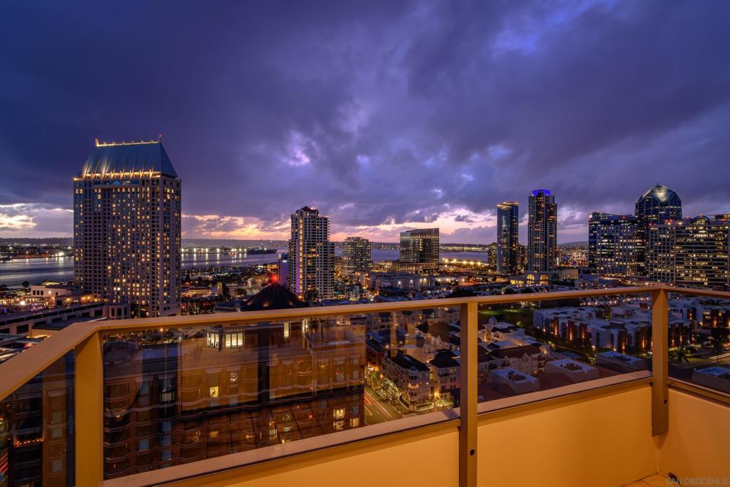 https://media.crmls.org/mediaz/b21ae57b-a7b1-4aeb-a36d-6e8743797d45.jpg?preset=X-Large