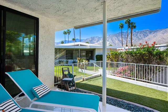 1380 Malaga Circle, Palm Springs CA: https://media.crmls.org/mediaz/b21af96b-14d1-49bc-9daf-ac774f64306a.jpg