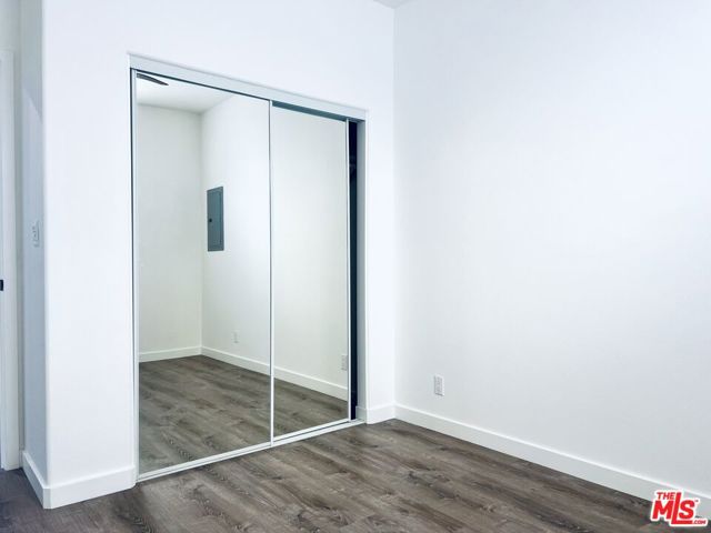 247 S CATALINA Avenue, Pasadena CA: https://media.crmls.org/mediaz/b21b1010-2372-4d4f-b4d8-1b946634fde8.jpg