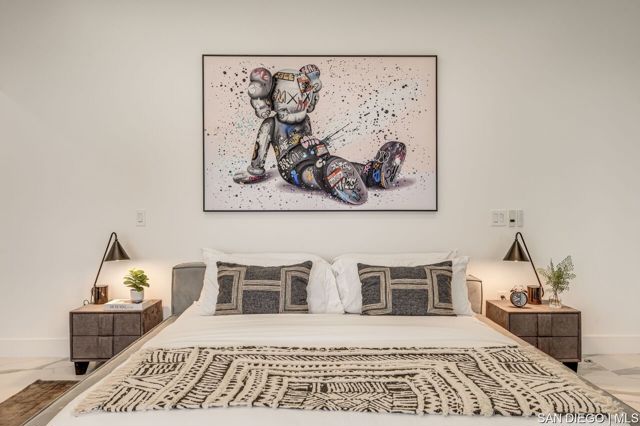 18386 Avenida Apice, Rancho Santa Fe CA: https://media.crmls.org/mediaz/b21bd93d-4a82-4447-a53a-3a3428af6e6a.jpg