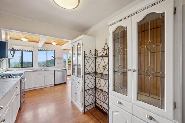 1315 Sunset Ridge Road, Los Gatos CA: https://media.crmls.org/mediaz/b21c85b5-64b7-45fa-91c7-077b60a4fc38.jpg