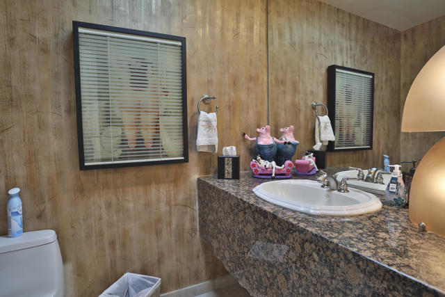 45735 Pawnee Road, Indian Wells CA: https://media.crmls.org/mediaz/b21d92c5-0522-45c3-bacd-3784c33132fe.jpg