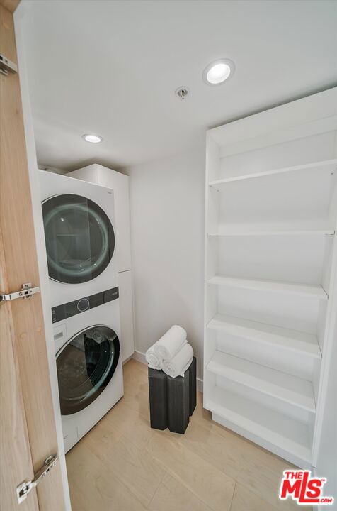 2021 Idaho Avenue, Santa Monica CA: https://media.crmls.org/mediaz/b21dc36a-38e2-4288-93ff-d1b0aa322017.jpg