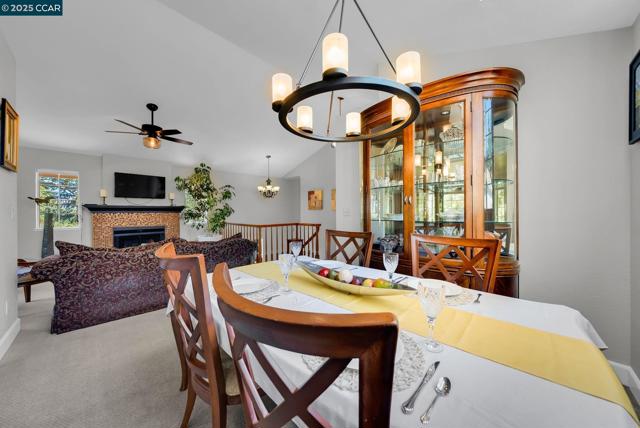 1618 Brush Creek Place, Danville CA: https://media.crmls.org/mediaz/b21e1818-7d53-4047-a6f1-03134f462bf6.jpg