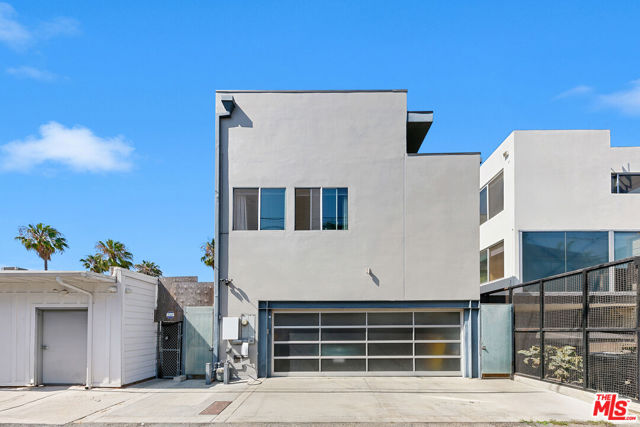 1430 Abbot Kinney Boulevard, Venice CA: https://media.crmls.org/mediaz/b21e64bc-7204-4219-85e1-cdc6c22608ec.jpg