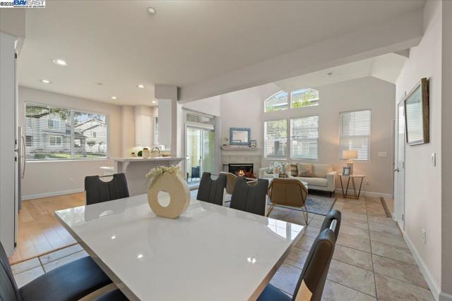 253 Bellington Cmn, Livermore CA: https://media.crmls.org/mediaz/b21f2fb1-036c-4e14-85ba-07e4cb60597c.jpg