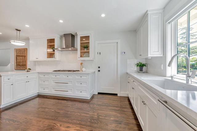 421 Ruby Street, Redwood City CA: https://media.crmls.org/mediaz/b21f7f94-91e5-443e-9fdb-0c18ff6ed3fd.jpg