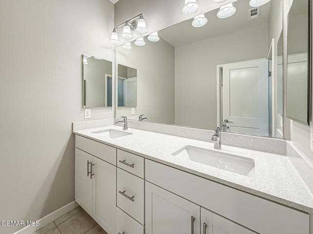 1953 Cottage Drive, Simi Valley CA: https://media.crmls.org/mediaz/b21faef0-4877-486b-9e9a-344e7451aa3c.jpg