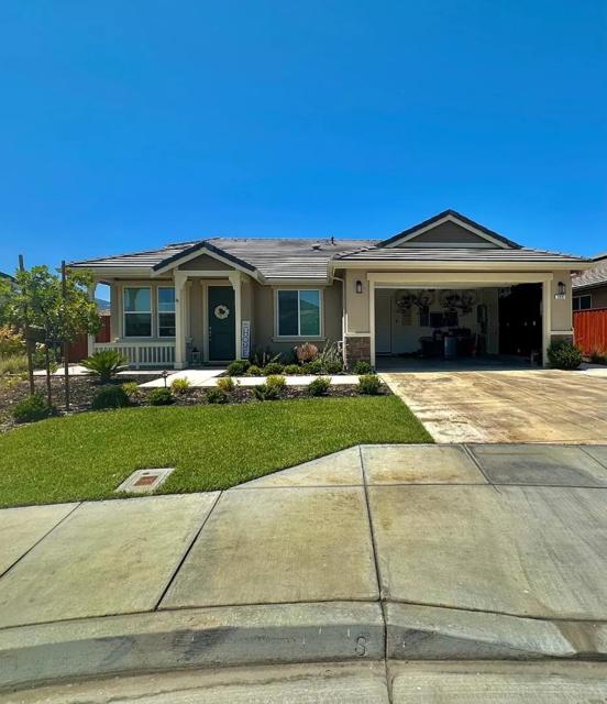 688 Sacramento Way, Hollister CA: https://media.crmls.org/mediaz/b21fda9c-8cfa-4b38-9a79-676be4684043.jpg