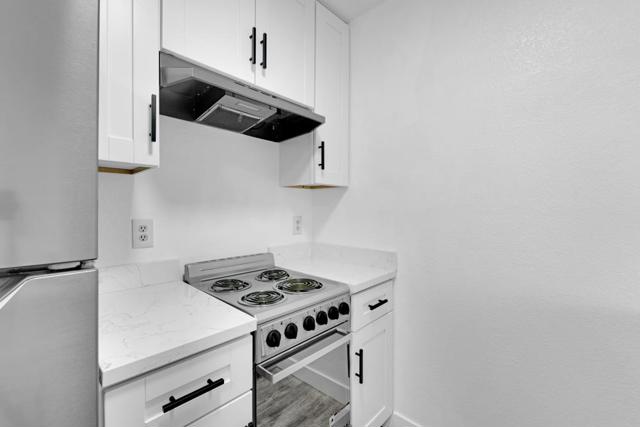 29628 Desert Oak Ct, Hayward CA: https://media.crmls.org/mediaz/b2200a20-0702-4882-953f-9530a9336a43.jpg