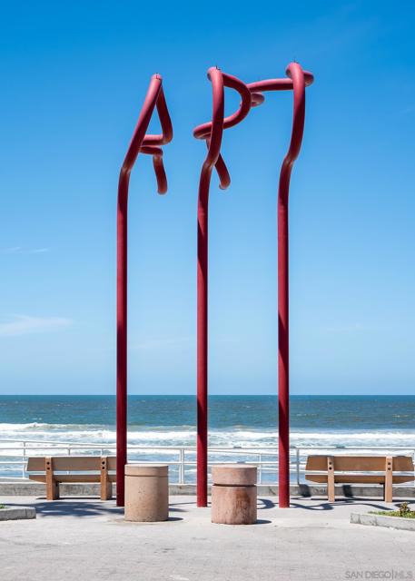 1680 Seacoast Drive, Imperial Beach CA: https://media.crmls.org/mediaz/b2204b20-4c0d-45b0-8578-9a1c3d3b0d4a.jpg