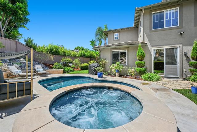 593 Paloma Court, Encinitas CA: https://media.crmls.org/mediaz/b220d473-d25a-44fe-ad82-c980e3f886f7.jpg