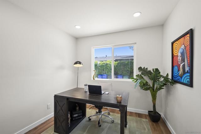 3675 Herbert St, San Diego CA: https://media.crmls.org/mediaz/b220e466-582e-444d-801d-408a1dea898b.jpg