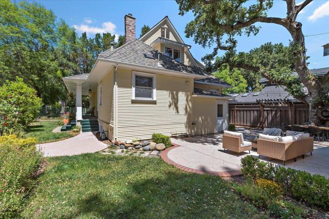 302 Los Gatos Boulevard, Los Gatos CA: https://media.crmls.org/mediaz/b221d1a8-1edc-457f-a807-85adef992039.jpg