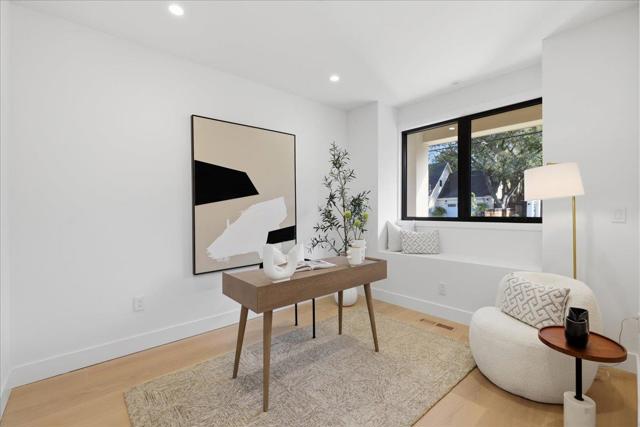 852 La Para Avenue, Palo Alto CA: https://media.crmls.org/mediaz/b221da66-50c6-4746-ac8f-5081116deb13.jpg