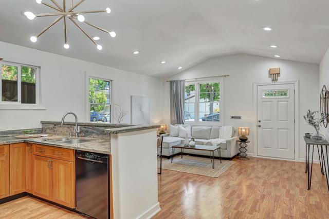 545 W Dana Street, Mountain View CA: https://media.crmls.org/mediaz/b22230fe-5938-4a49-b907-9bd8c65ebd5e.jpg