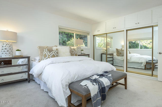 5045 Redwillow Lane, La Canada Flintridge CA: https://media.crmls.org/mediaz/b2227fdd-54ef-4811-b720-bd80c5642c3d.jpg