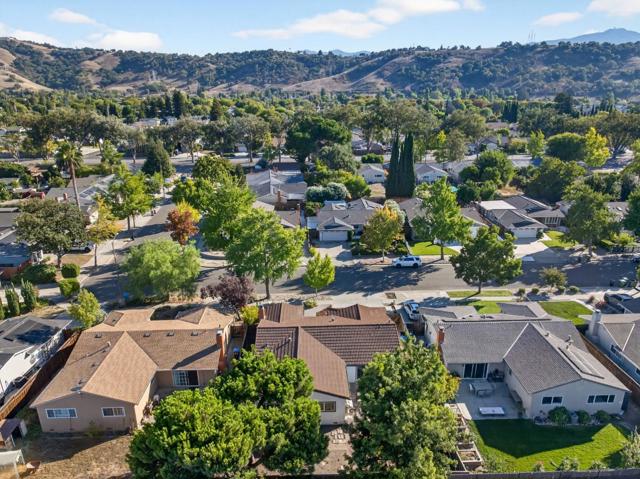 625 Kiowa Circle, San Jose CA: https://media.crmls.org/mediaz/b222bd9c-16a7-40f7-be3d-a987b98fa9dd.jpg