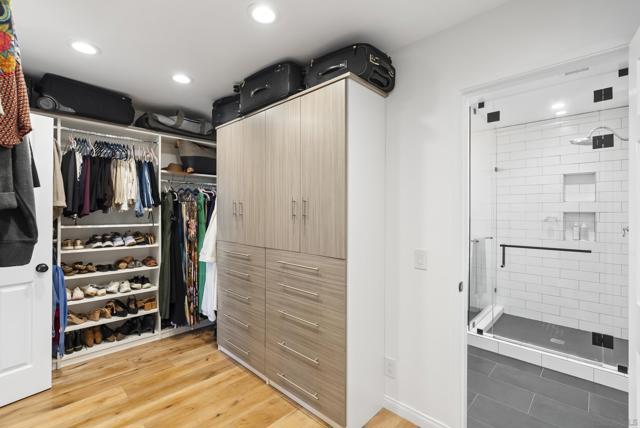 4474 Niagara Ave, San Diego CA: https://media.crmls.org/mediaz/b2234b83-1c79-4c44-b947-776f01f1fd92.jpg